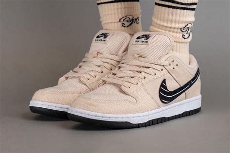 nikesb albino dunk low